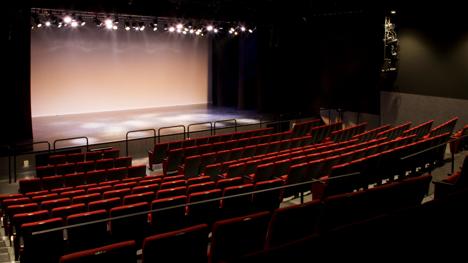 YES THEATER${i}